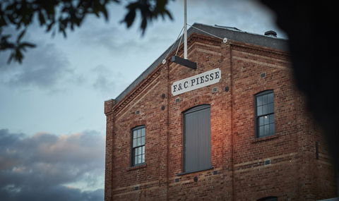 The Premier Mill Hotel - Kawana Tourism 12