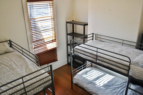 The Hive Hostel - Traveler Friendly, Passport Only - Kawana Tourism 34
