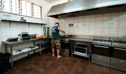 The Hive Hostel - Traveler Friendly, Passport Only - Kawana Tourism 9