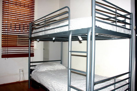 The Hive Hostel - Traveler Friendly, Passport Only - Kawana Tourism 28