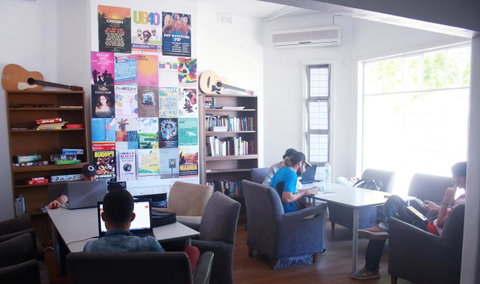The Hive Hostel - Traveler Friendly, Passport Only - Kawana Tourism 12