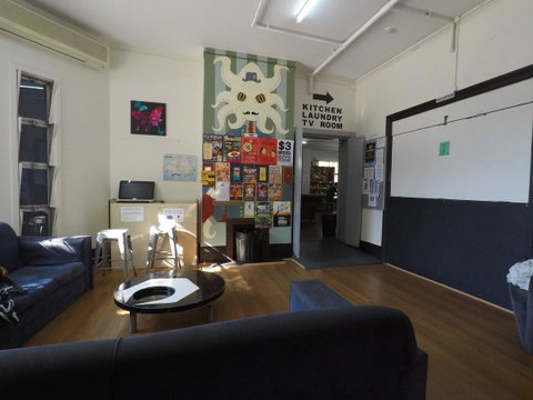 The Hive Hostel - Traveler Friendly, Passport Only - Kawana Tourism 23