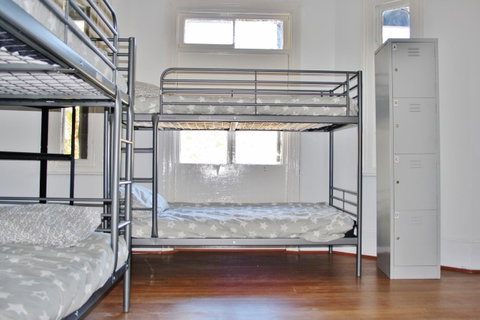 The Hive Hostel - Traveler Friendly, Passport Only - Kawana Tourism 36