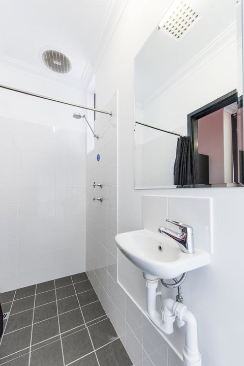 Billabong Backpackers Resort - Kawana Tourism 6