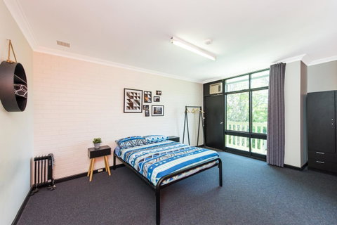 Billabong Backpackers Resort - Kawana Tourism 8