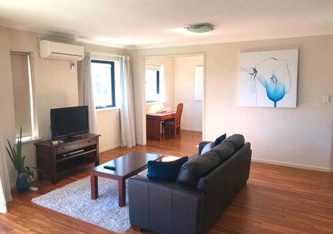 Perth West End Apartment 406 - Executive Escapes - Kawana Tourism 7
