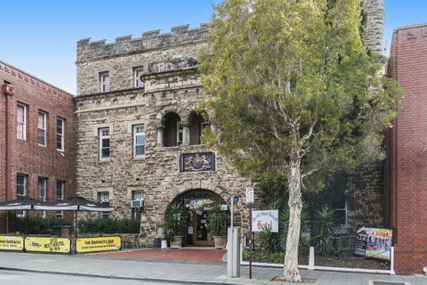 The Old Swan Barracks - Kawana Tourism 10