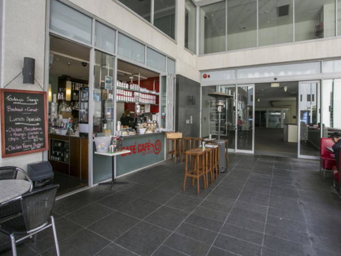 Charming Inner City Apartment - Kawana Tourism 9
