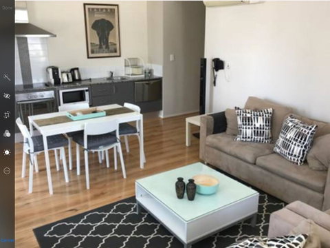 Charming Inner City Apartment - Kawana Tourism 8