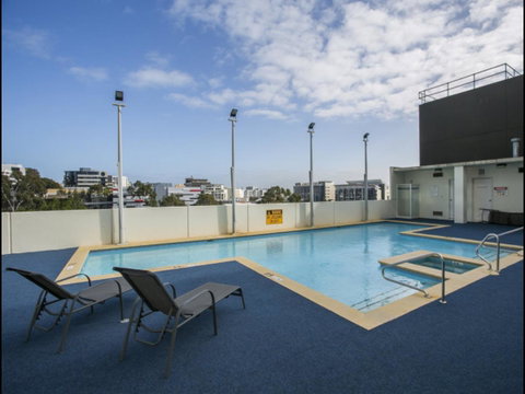 Charming Inner City Apartment - Kawana Tourism 0