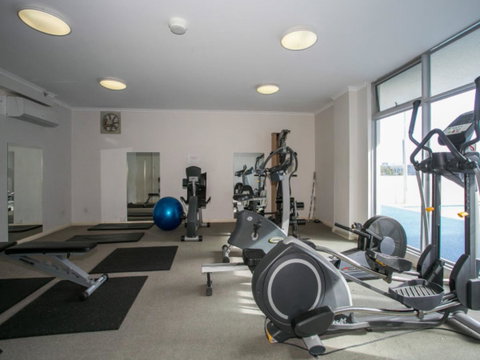 Charming Inner City Apartment - Kawana Tourism 6