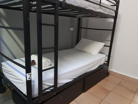 JJ's Backpackers - Kawana Tourism 30