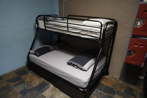 JJ's Backpackers - Kawana Tourism 4