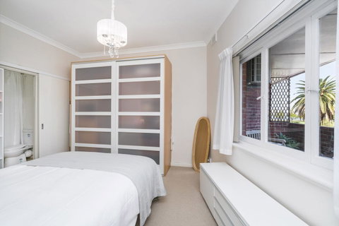 Light Bright, Quality River Views! Free Parking - Kawana Tourism 9