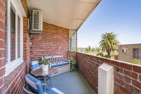 Light Bright, Quality River Views! Free Parking - Kawana Tourism 21