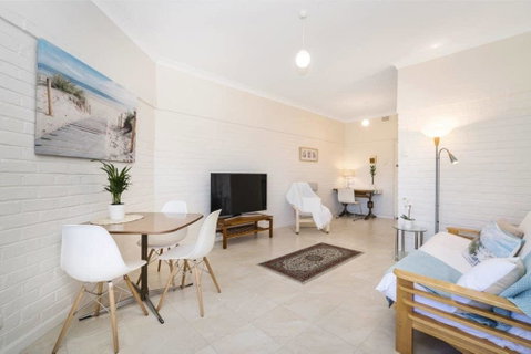 Light Bright, Quality River Views! Free Parking - Kawana Tourism 34