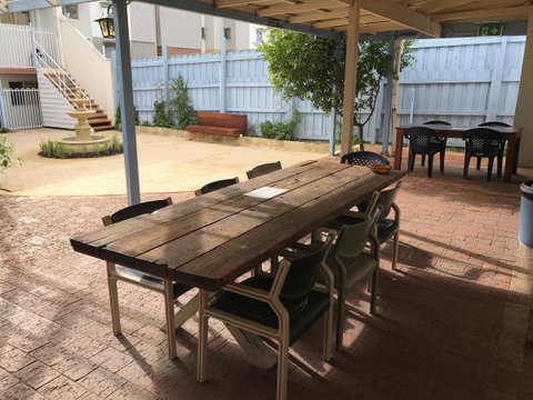 Hay Street Traveller\'s Inn - Kawana Tourism 7