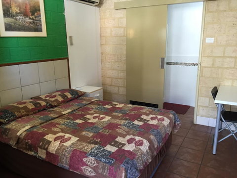 Hay Street Traveller\'s Inn - Kawana Tourism 17