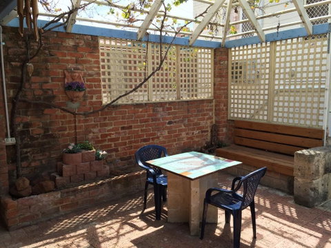 Hay Street Traveller\'s Inn - Kawana Tourism 4