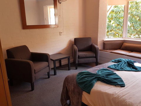 Townsend Lodge - Kawana Tourism 24
