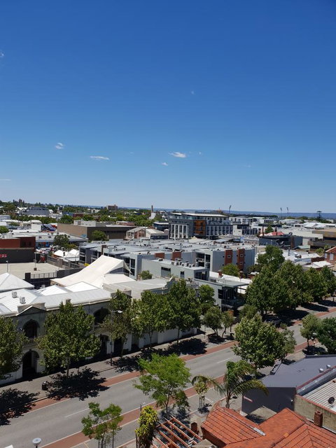 Modern Northbridge Apartment - Kawana Tourism 13