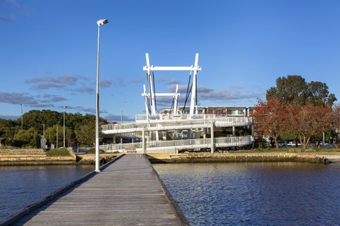 Como Executive Apartment - Kawana Tourism 25