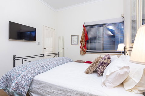 Como Executive Apartment - Kawana Tourism 7