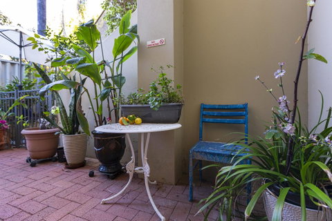 Como Executive Apartment - Kawana Tourism 11