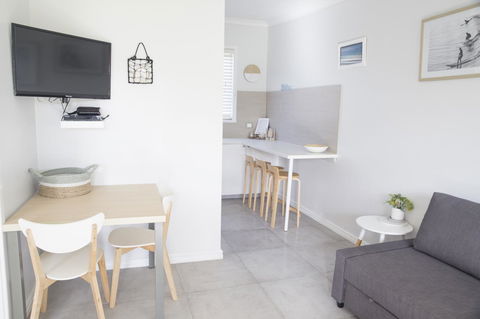 Salty Shack Lancelin - Kawana Tourism 4