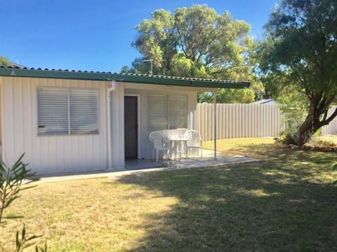 Salty Shack Lancelin - Kawana Tourism 14