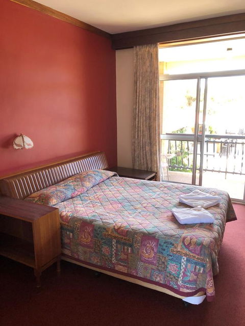 Kambalda Hotel - Kawana Tourism 12