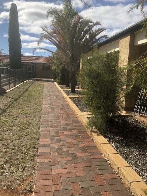 Kambalda Hotel - Kawana Tourism 40