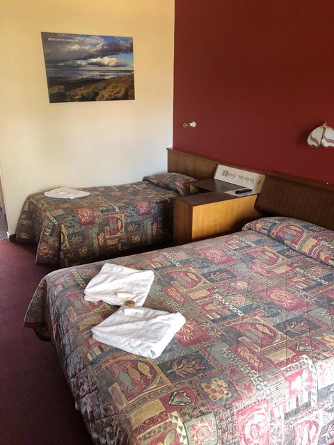 Kambalda Hotel - Kawana Tourism 6