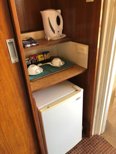 Kambalda Hotel - Kawana Tourism 11