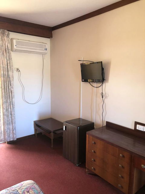 Kambalda Hotel - Kawana Tourism 1