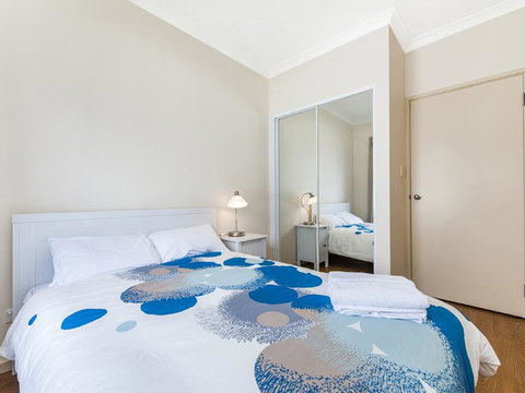 James On The Park - Executive Escapes - Kawana Tourism 20