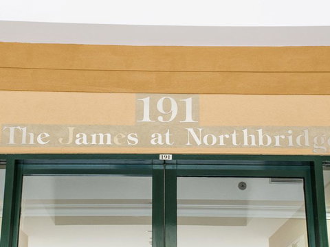 James On The Park - Executive Escapes - Kawana Tourism 11