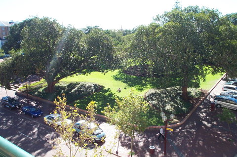 James On The Park - Executive Escapes - Kawana Tourism 12