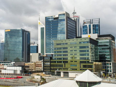 James On The Park - Executive Escapes - Kawana Tourism 5