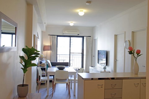 WESTEND CBD PERTH-ULTIMATE LOCATION - Kawana Tourism 0