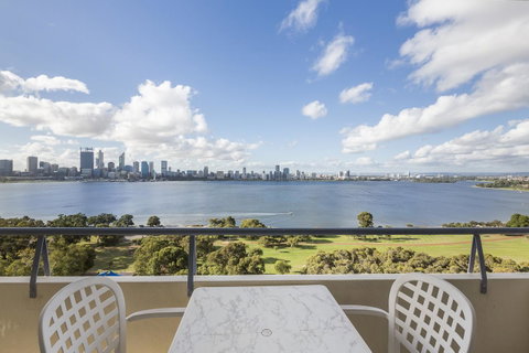 High Tor Apartment 135 - Kawana Tourism 10