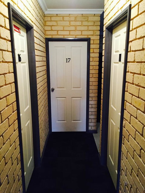 Shiralee Hostel -note - Valid Passport Required To Check In - Kawana Tourism 18