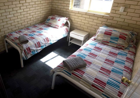 Shiralee Hostel -note - Valid Passport Required To Check In - Kawana Tourism 8