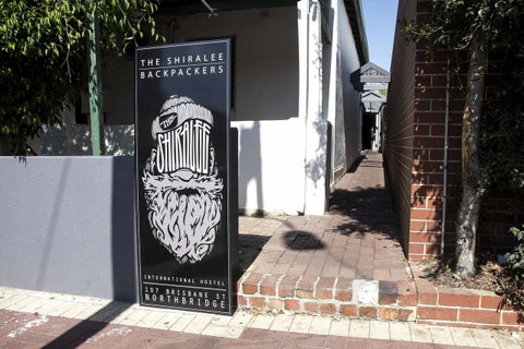 Shiralee Hostel -note - Valid Passport Required To Check In - Kawana Tourism 12