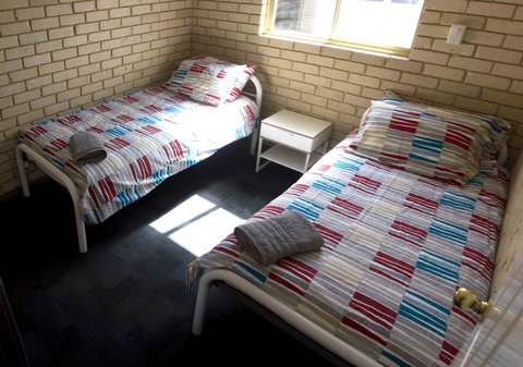 Shiralee Hostel -note - Valid Passport Required To Check In - Kawana Tourism 17