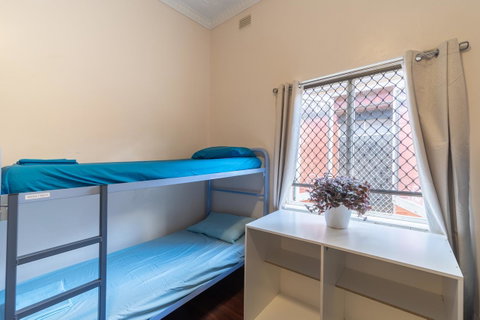 MyOZexp Aberdeen Lodge - Kawana Tourism 1