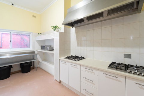MyOZexp Aberdeen Lodge - Kawana Tourism 8