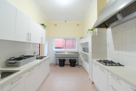 MyOZexp Aberdeen Lodge - Kawana Tourism 9