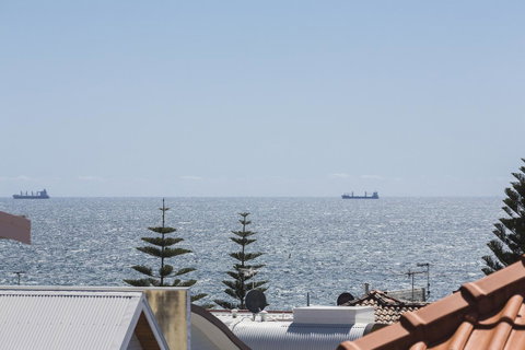 Cottesloe Marine Apartment - Executive Escapes - Kawana Tourism 16