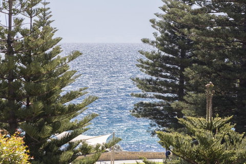 Cottesloe Marine Apartment - Executive Escapes - Kawana Tourism 3